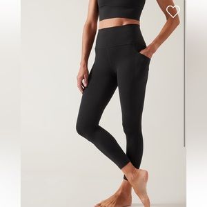 Athleta Salutation Stash Pocket II Tight Size M